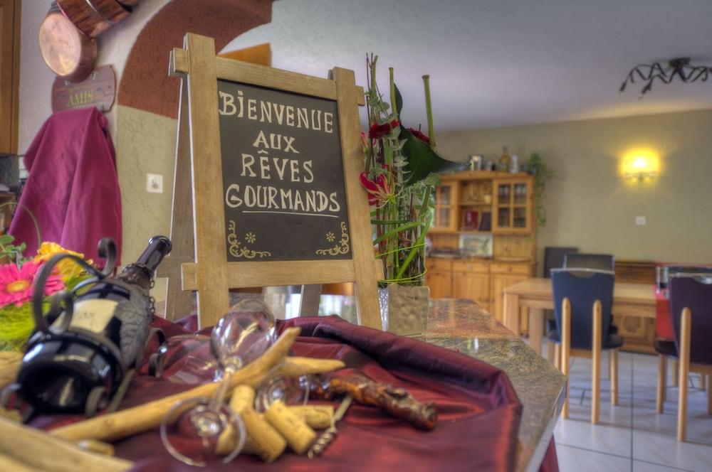 Reves Gourmands, Hotellerie & Gastronomie Vernayaz Exteriér fotografie