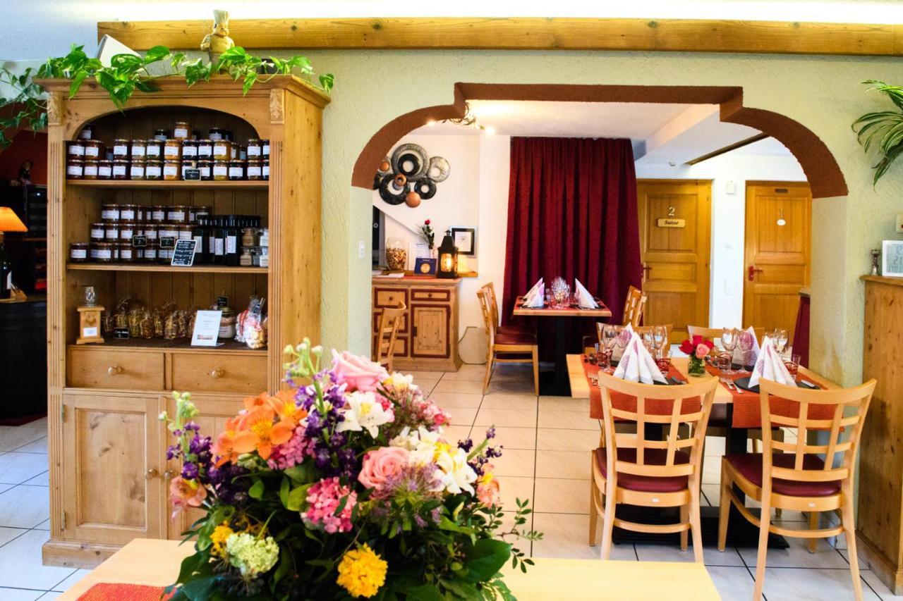 Reves Gourmands, Hotellerie & Gastronomie Vernayaz Exteriér fotografie